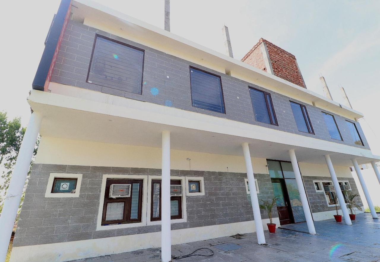 Oyo 24122 Hotel Sharnam Kharar Buitenkant foto