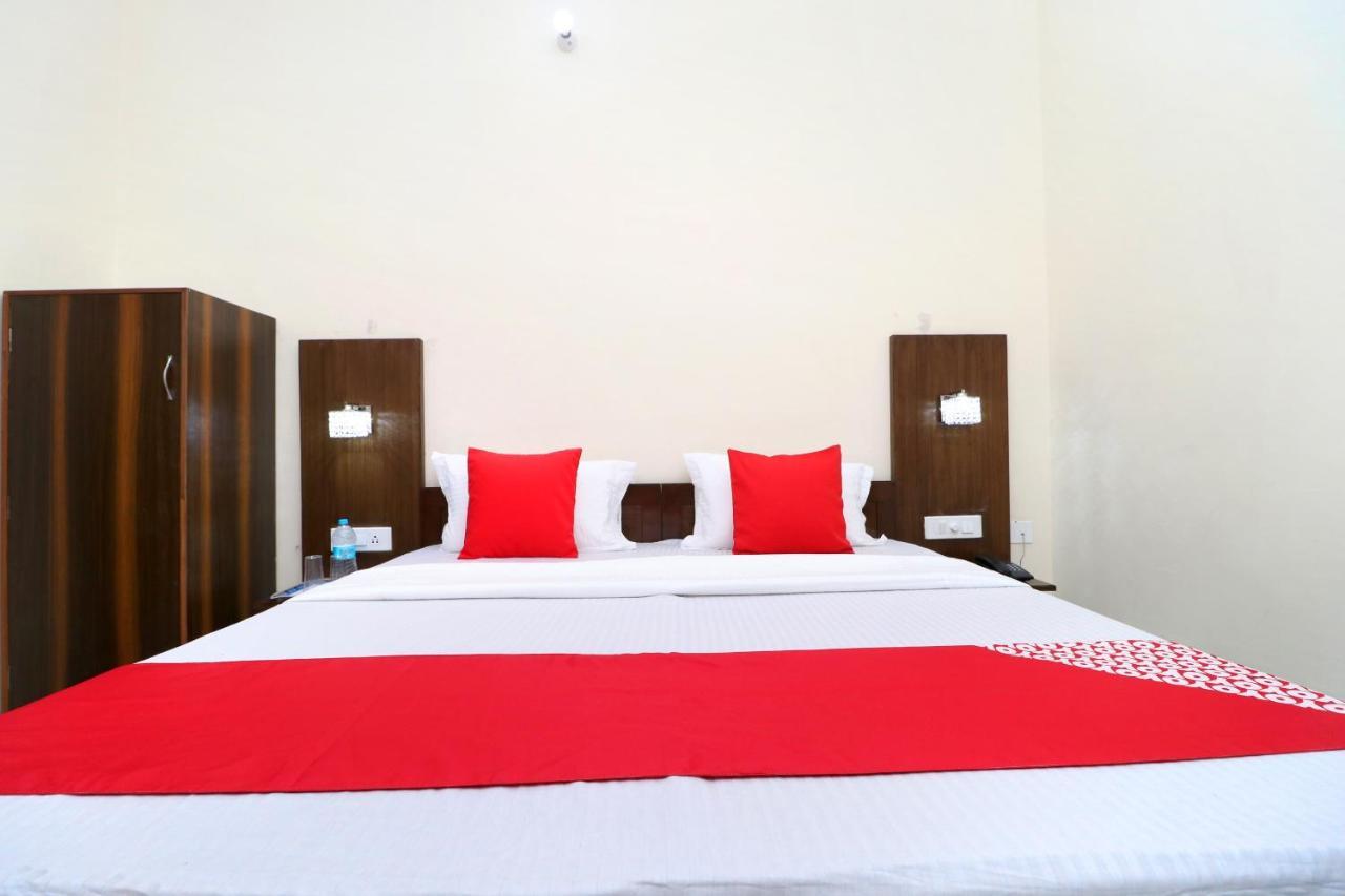 Oyo 24122 Hotel Sharnam Kharar Buitenkant foto